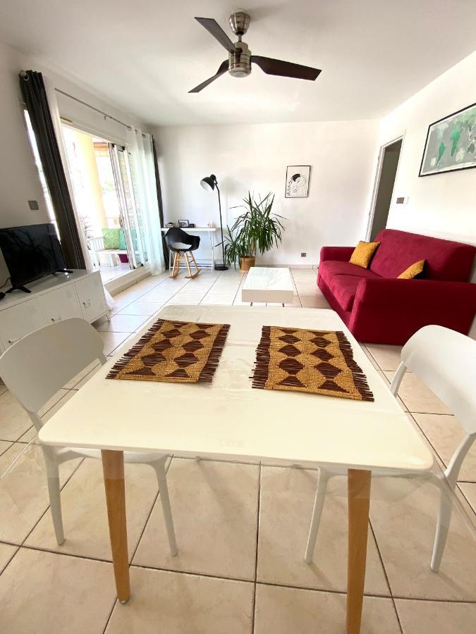 Appartement Lumineux Et Calme Saint-Denis Centre Buitenkant foto